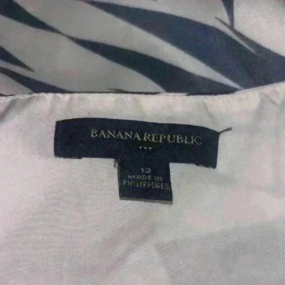 Banana Republic White Blue Drapey Layered V-Neck Dress Size 12 Pockets Abstract - Picture 4 of 4